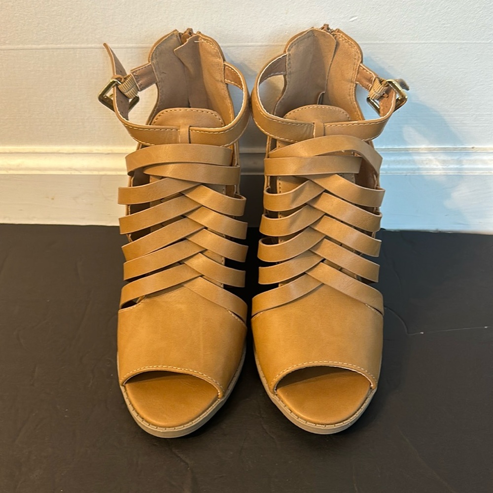 Sandal